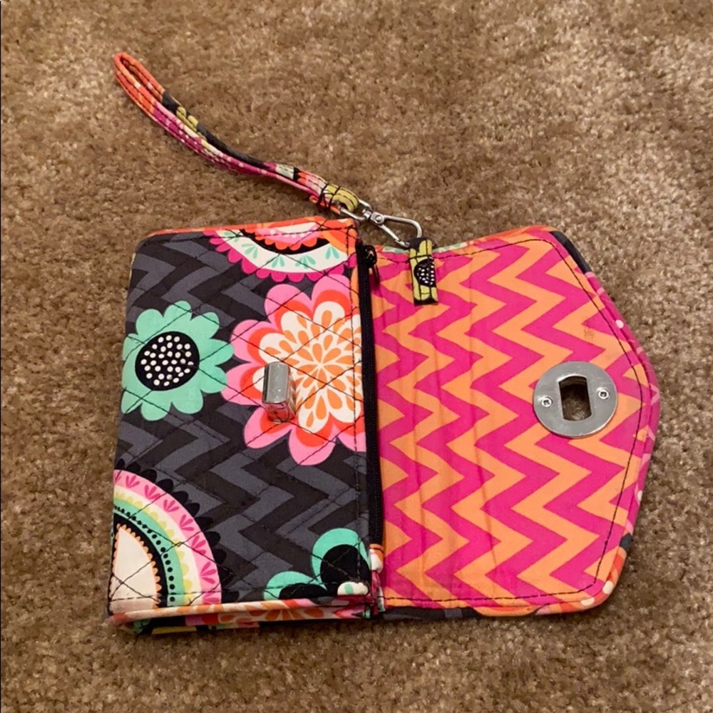 Vera Bradley Wallet / Wristlet - Picture 3 of 7